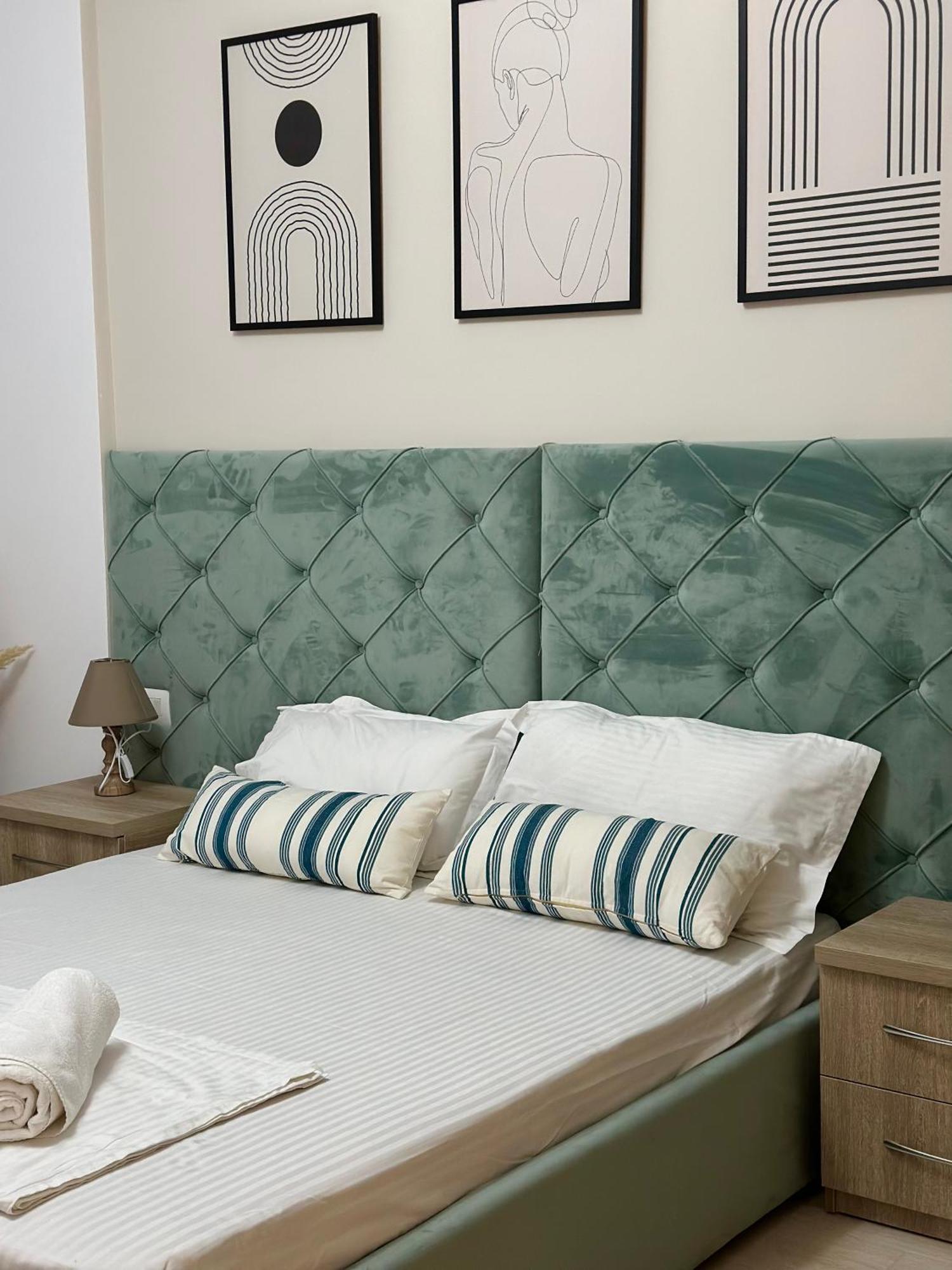 Lungomare Luxury Sea View Apartaments Vlorë Exterior foto
