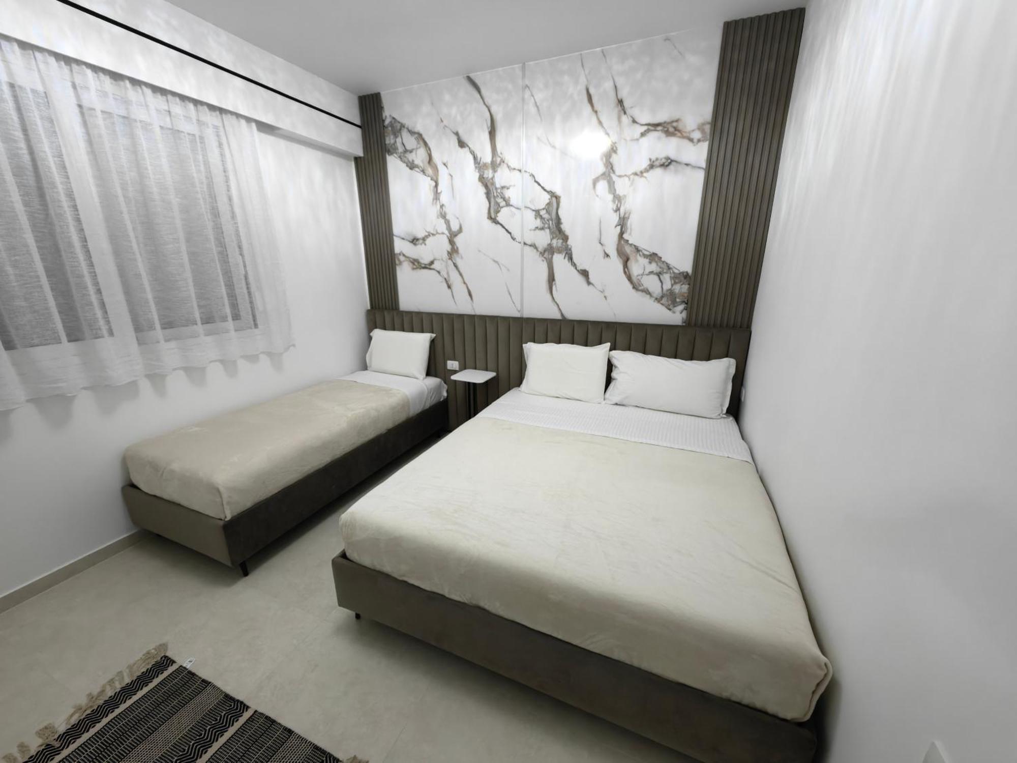 Lungomare Luxury Sea View Apartaments Vlorë Habitación foto